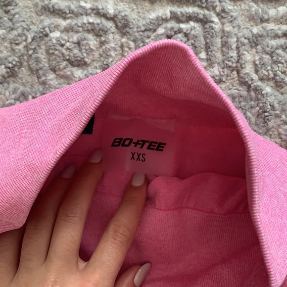 ✨Bo + Tee Pink Workout Top!✨ - Picture 3 of 4